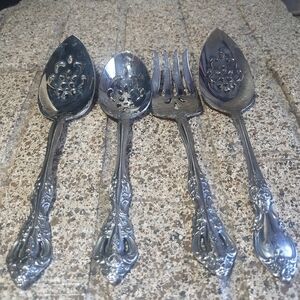 Oneida Heirloom Serving Set